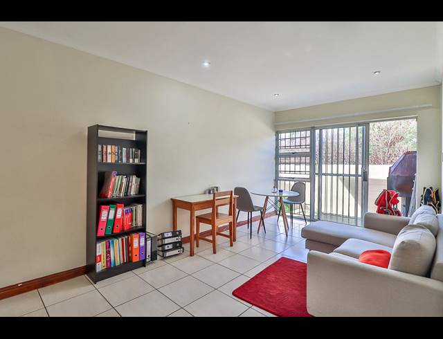 2 BEDROOM TOWNHOUSE RENTED IN WALMER HEIGHTS